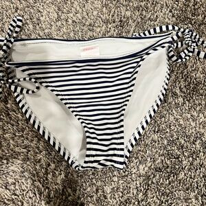 Target bikini bottom - small